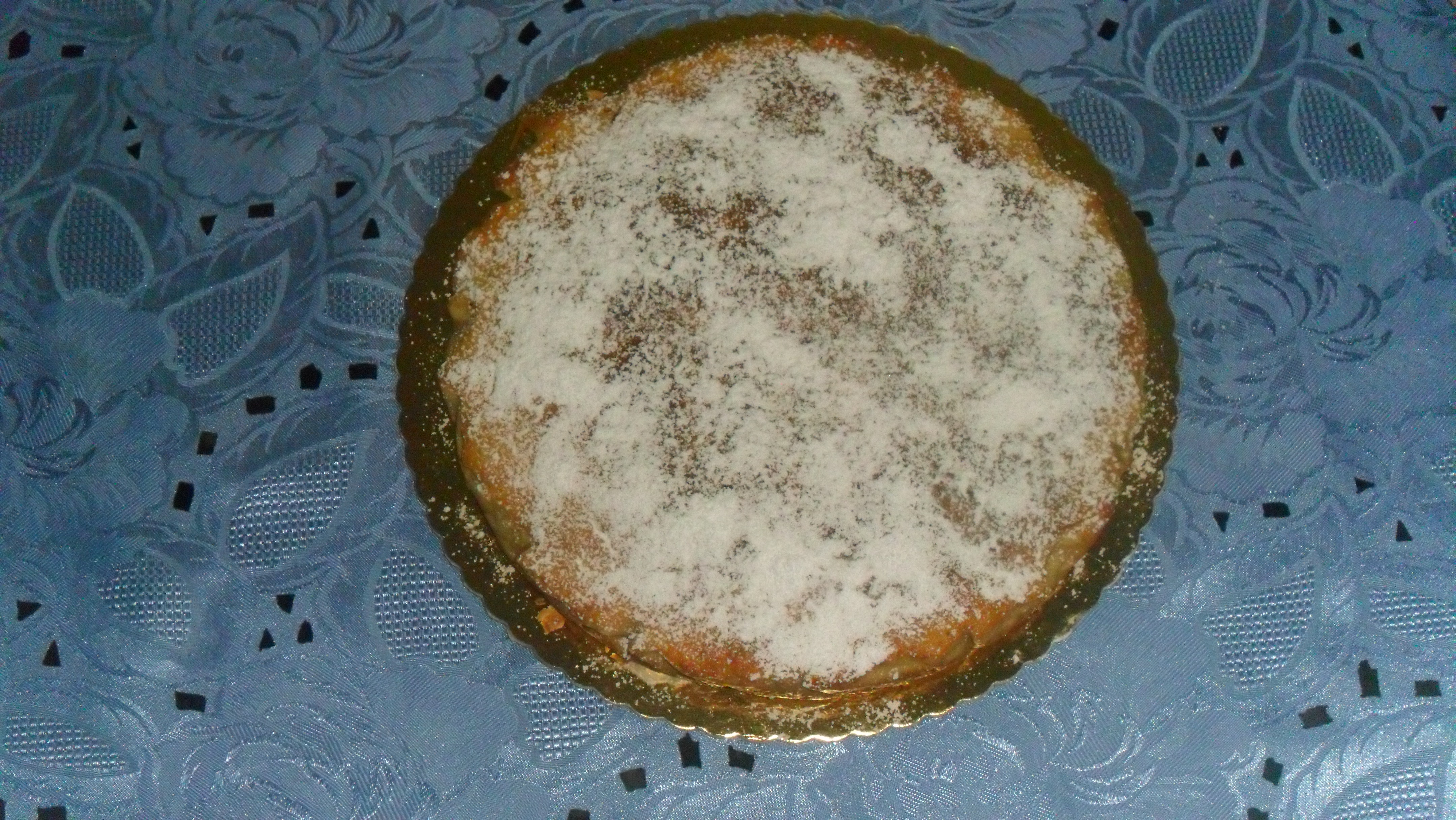 Soffice pan di spagna con carote