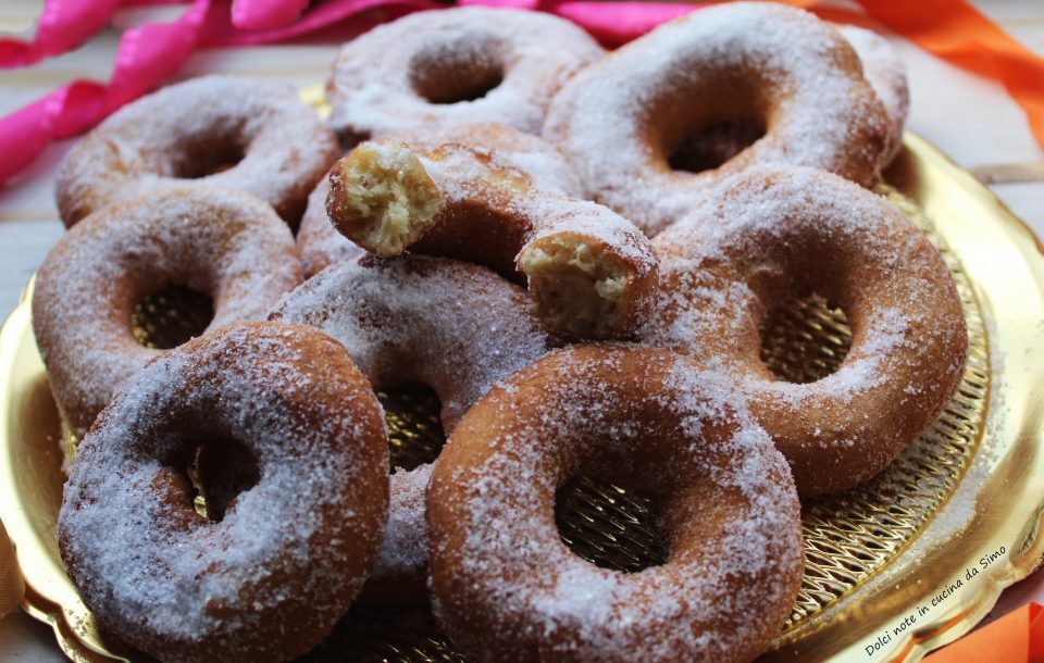 Soffici ciambelle (graffe di carnevale)