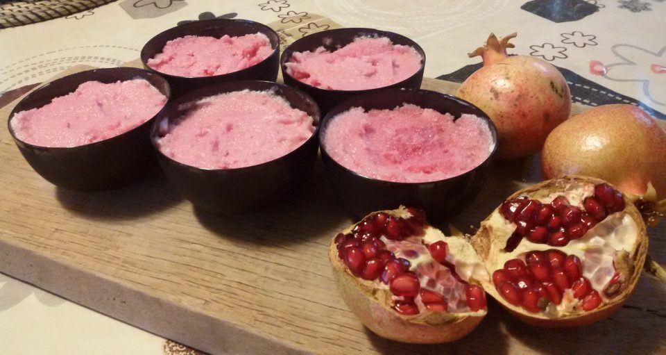 Sorbetto alla melagrana (ricetta senza gelatiera)