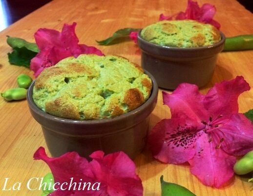 Soufflè monoporzione con fave, pecorino e miele