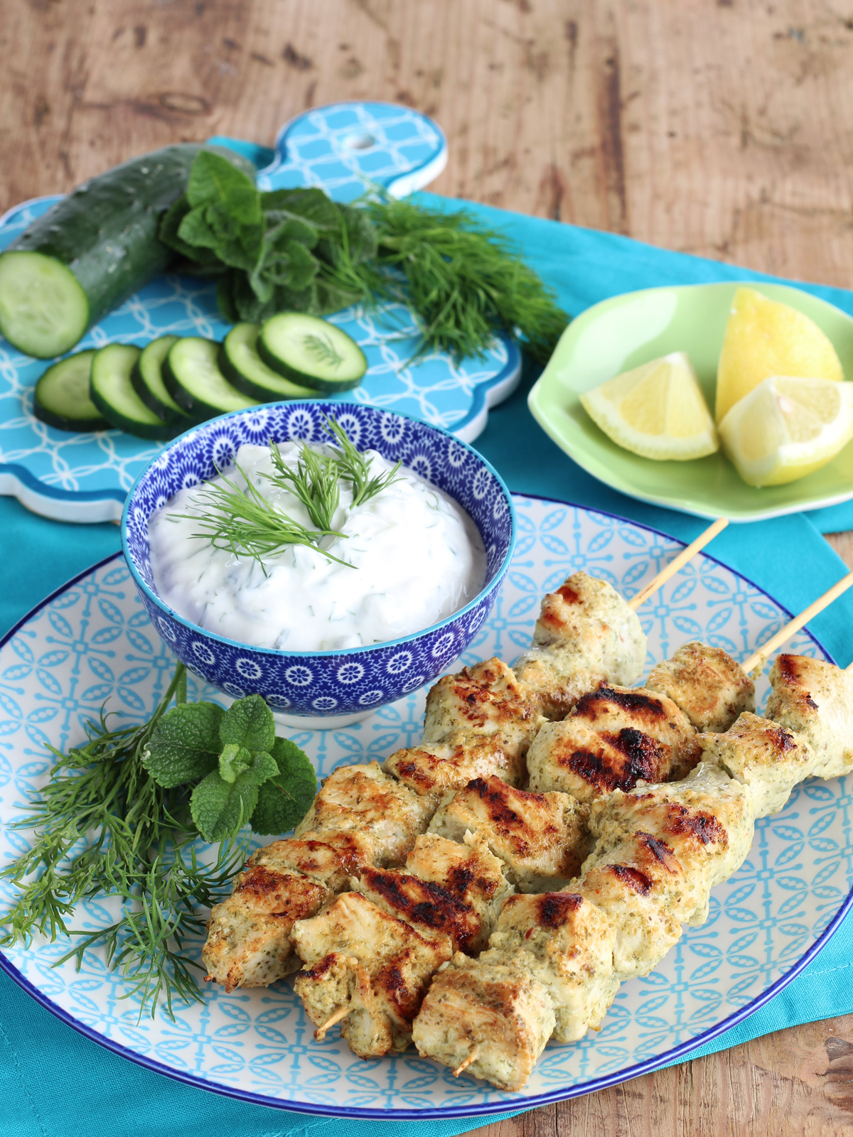 Souvlaki di pollo con salsa tzatziki