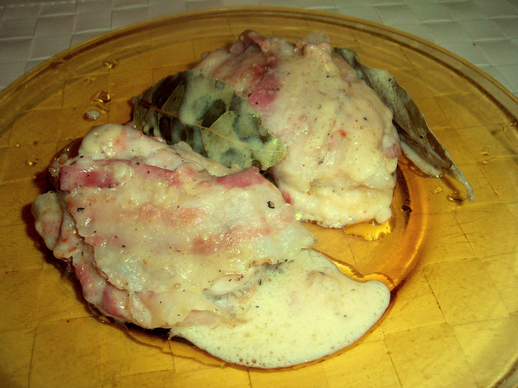Sovracosce di pollo con sottiletta e pancetta a fette