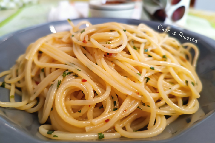 Spaghetti aglio olio e peperoncino cremosi