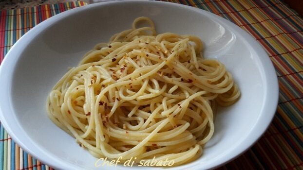 Spaghetti aglio olio e peperoncino