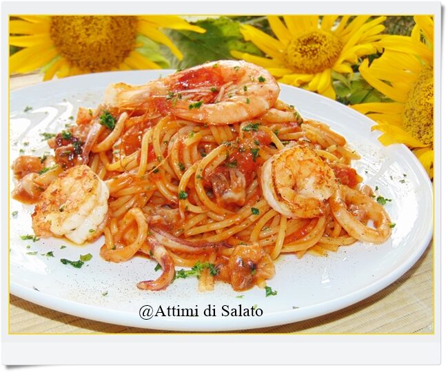 Spaghetti ai frutti di mare e pomodoro