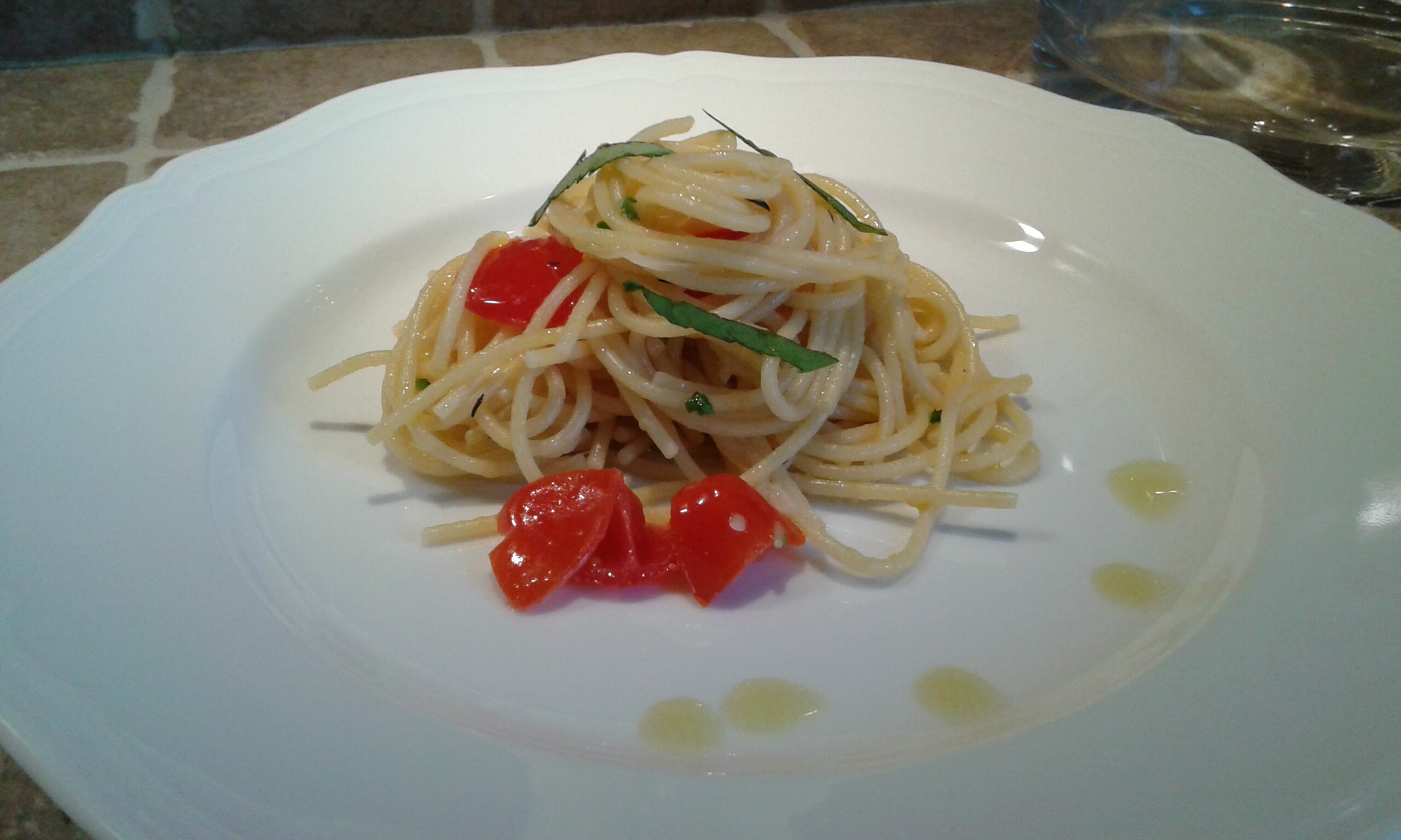 Spaghetti al cipollotto con erbe aromatiche