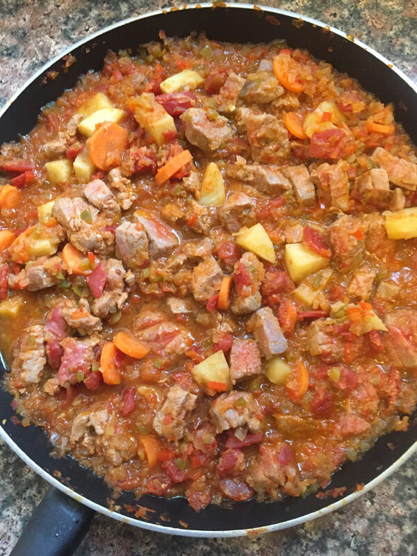Spaghetti al goulash di tonno