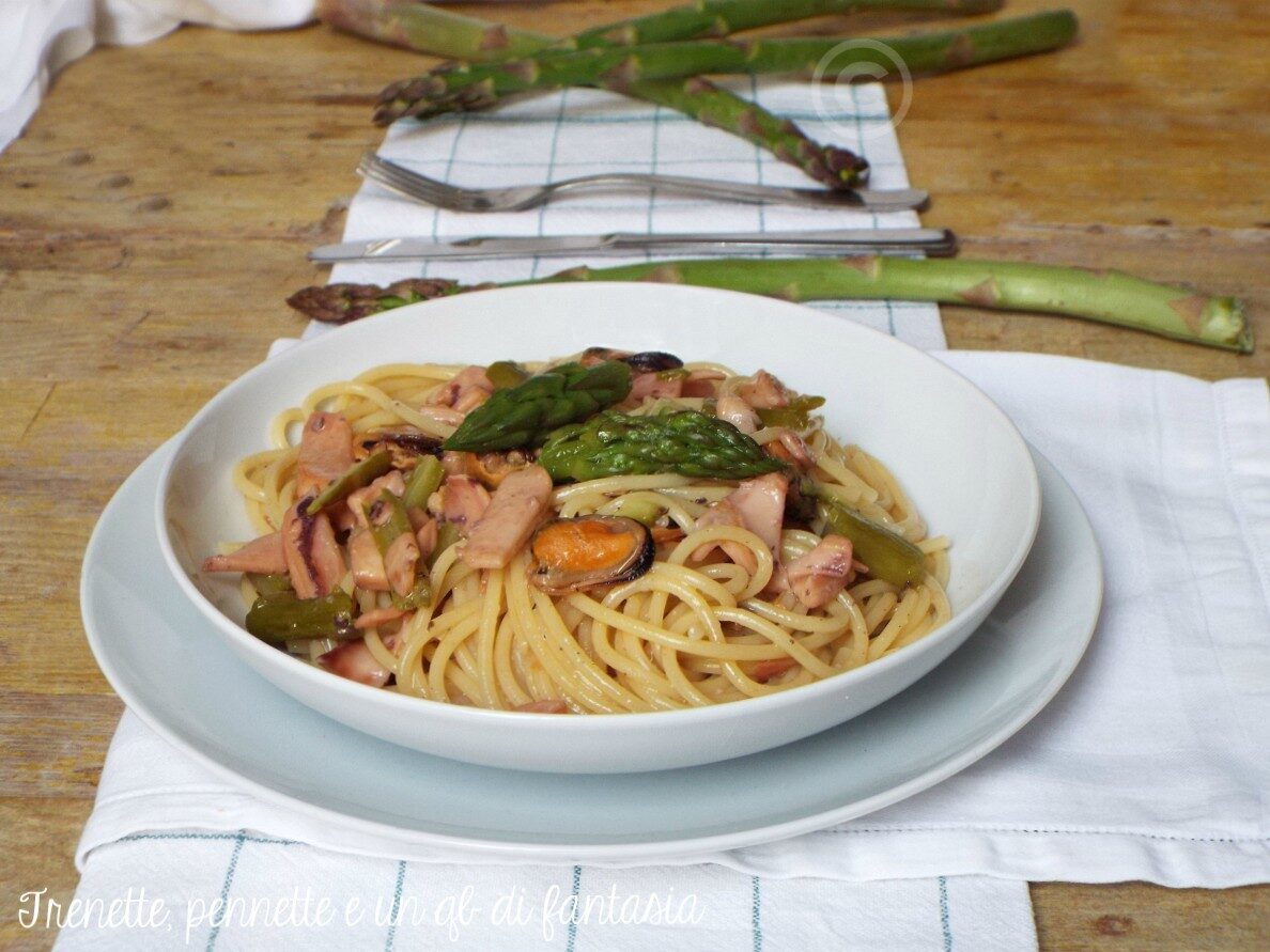Spaghetti al misto mare con asparagi