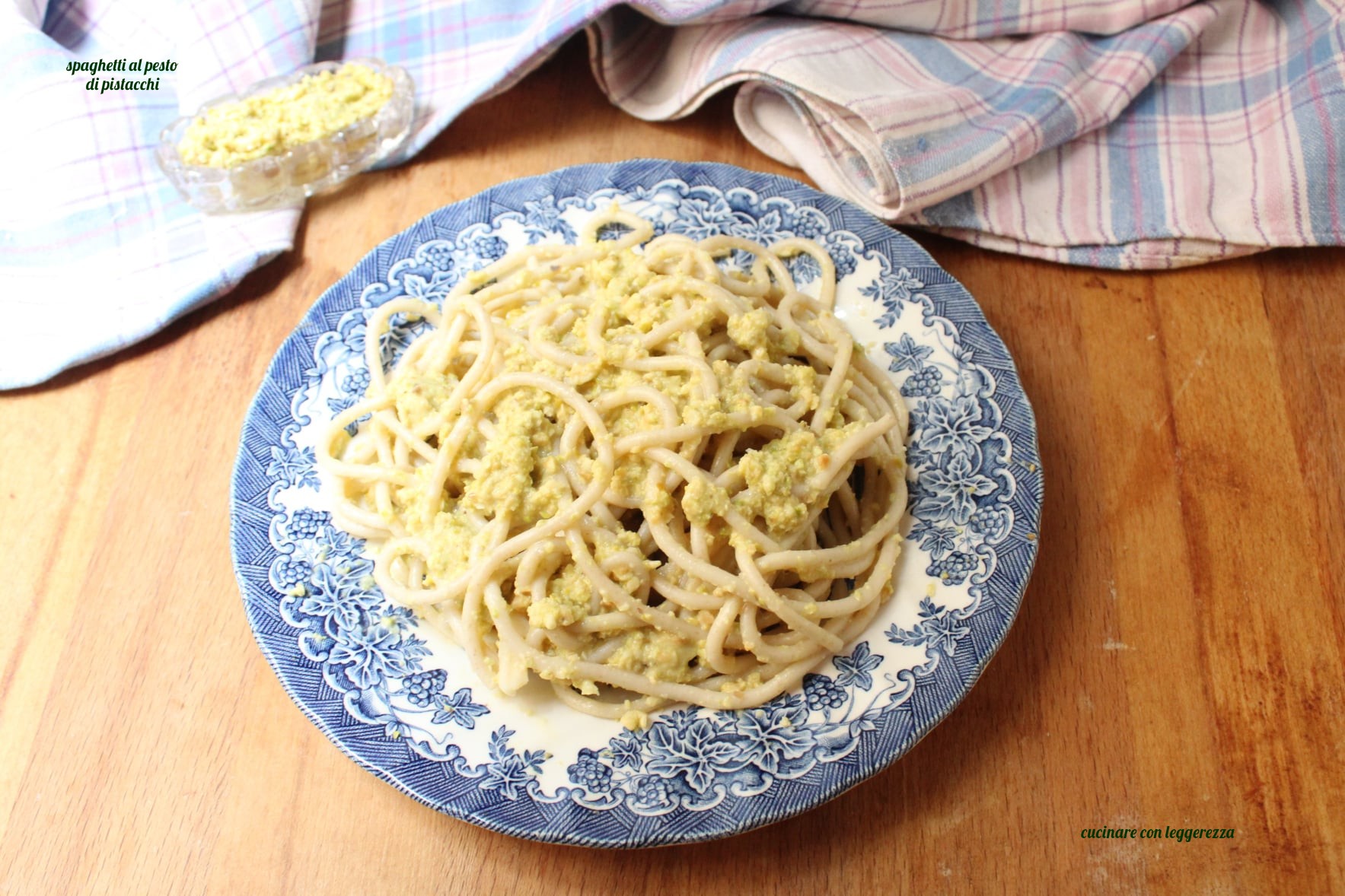 Spaghetti al pesto di pistacchi