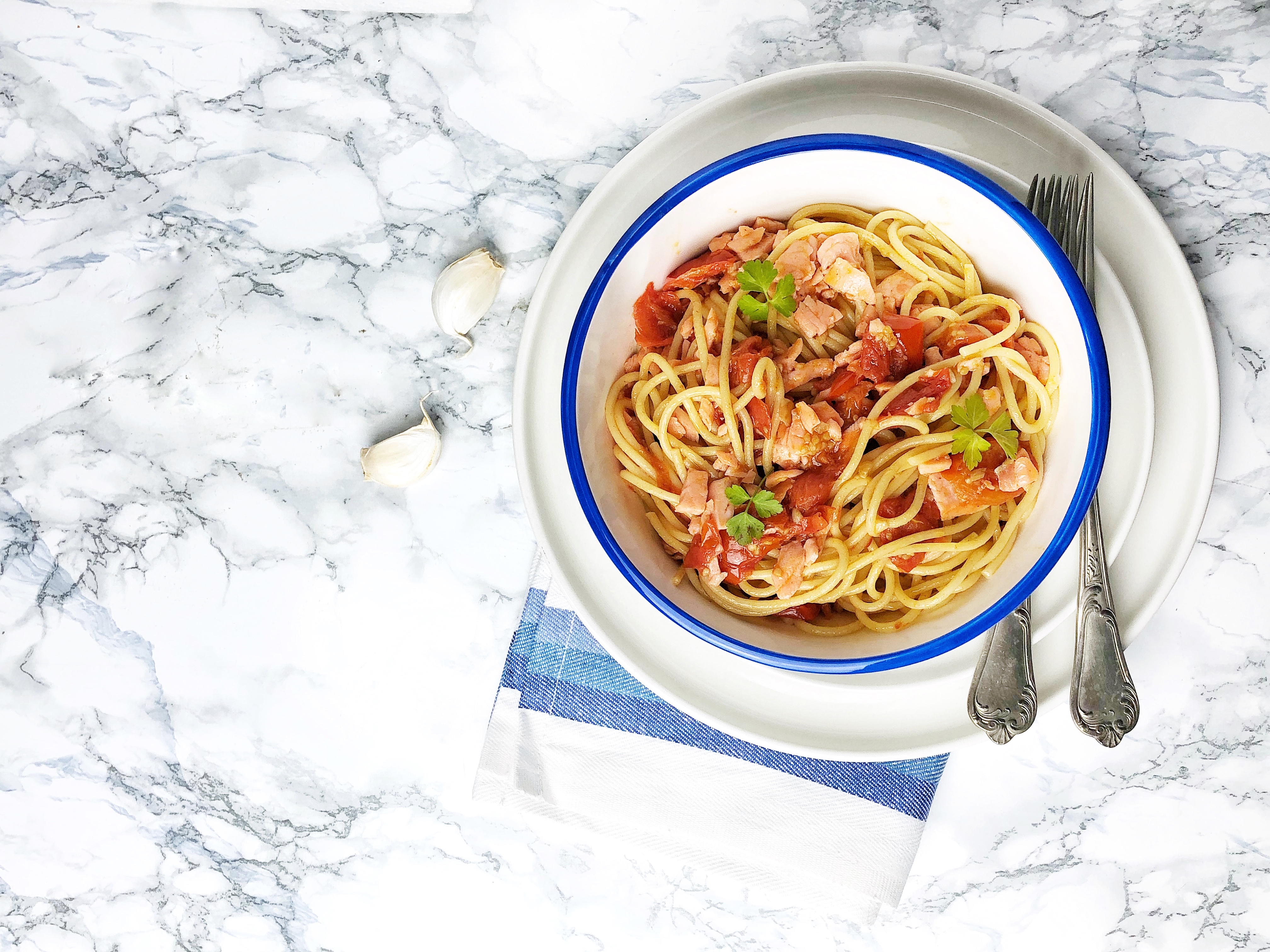 Spaghetti al salmone e pomodorini