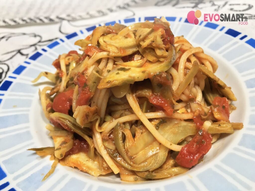 Spaghetti al sugo con carciofi