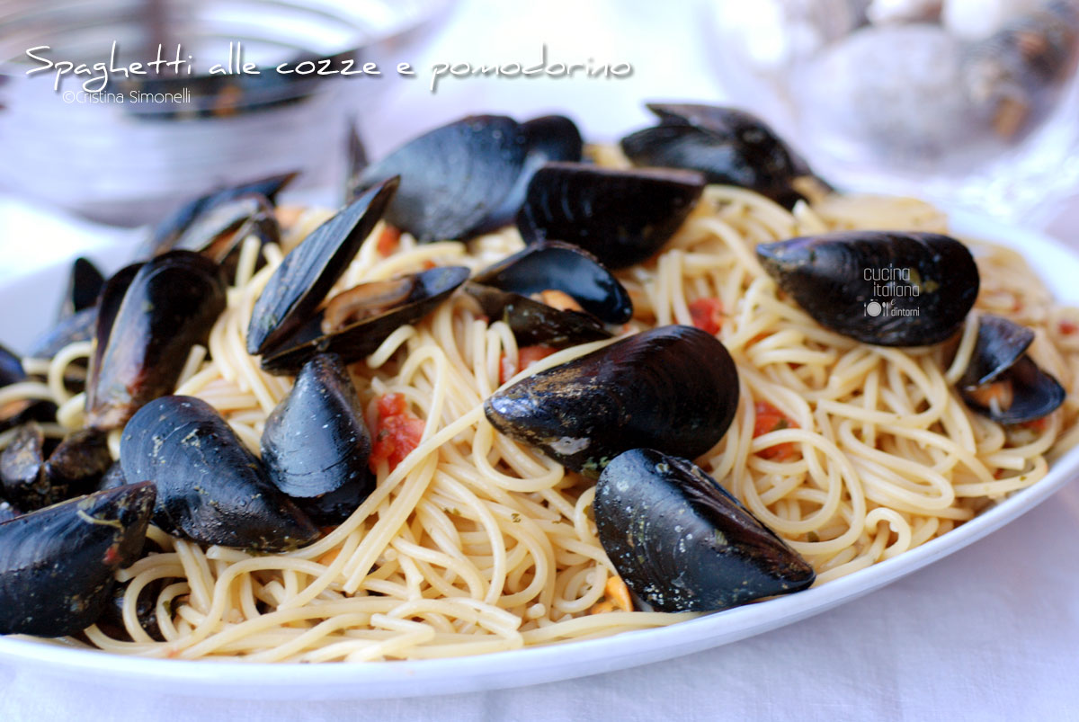Spaghetti al sugo di cozze e pomodorino fresco