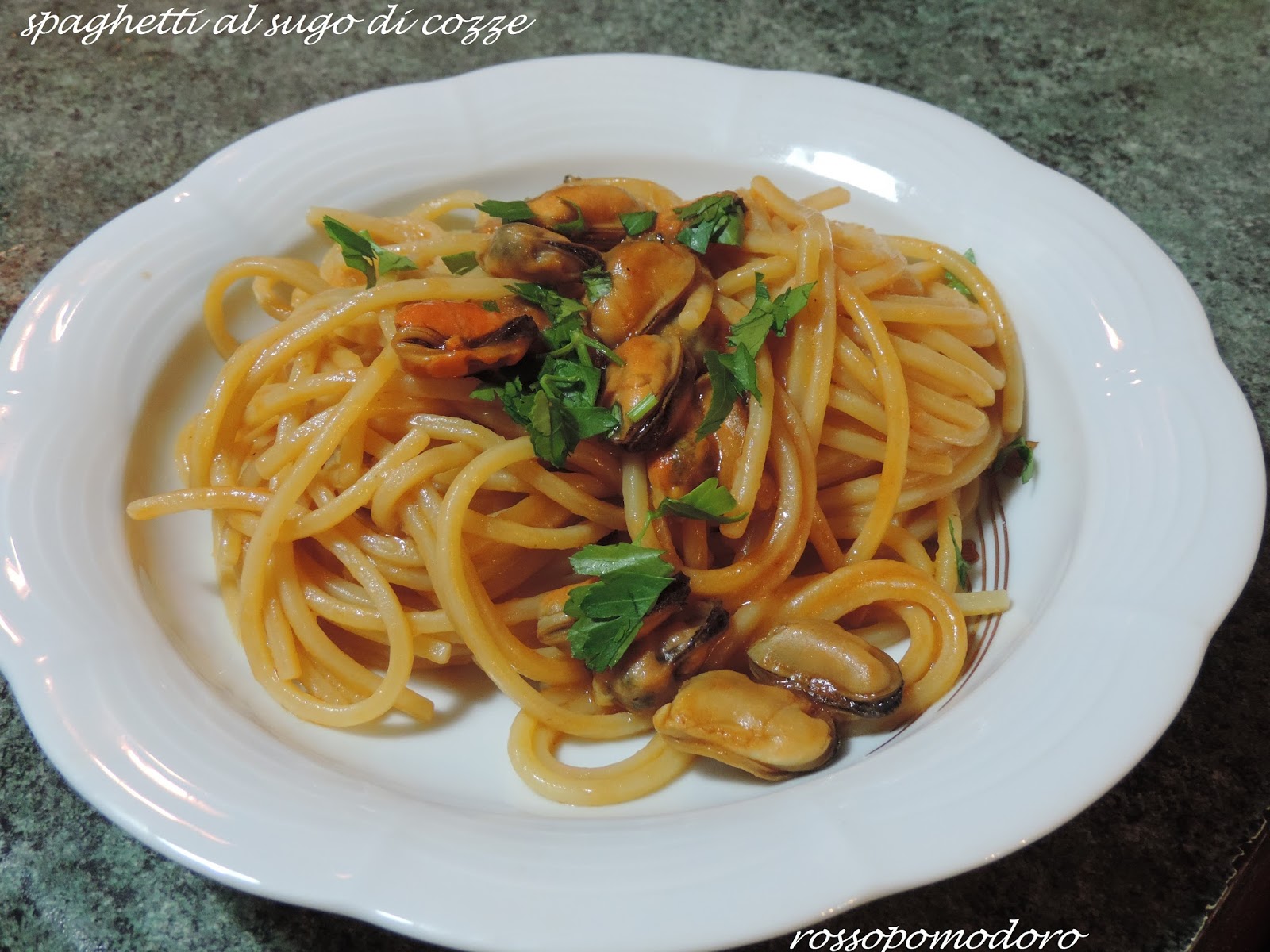 Spaghetti al sugo di cozze