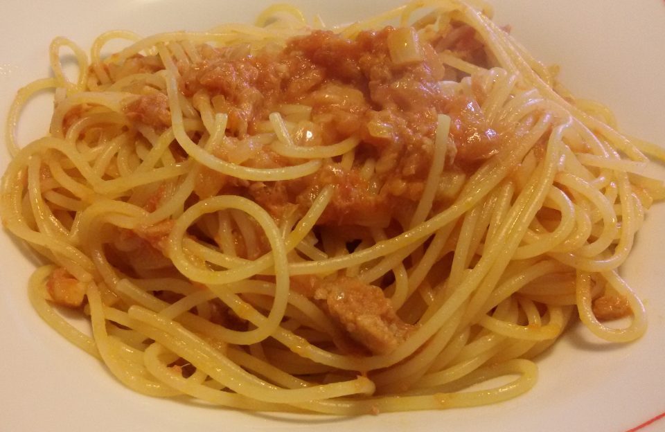 Spaghetti al sugo di tonno velocissimi
