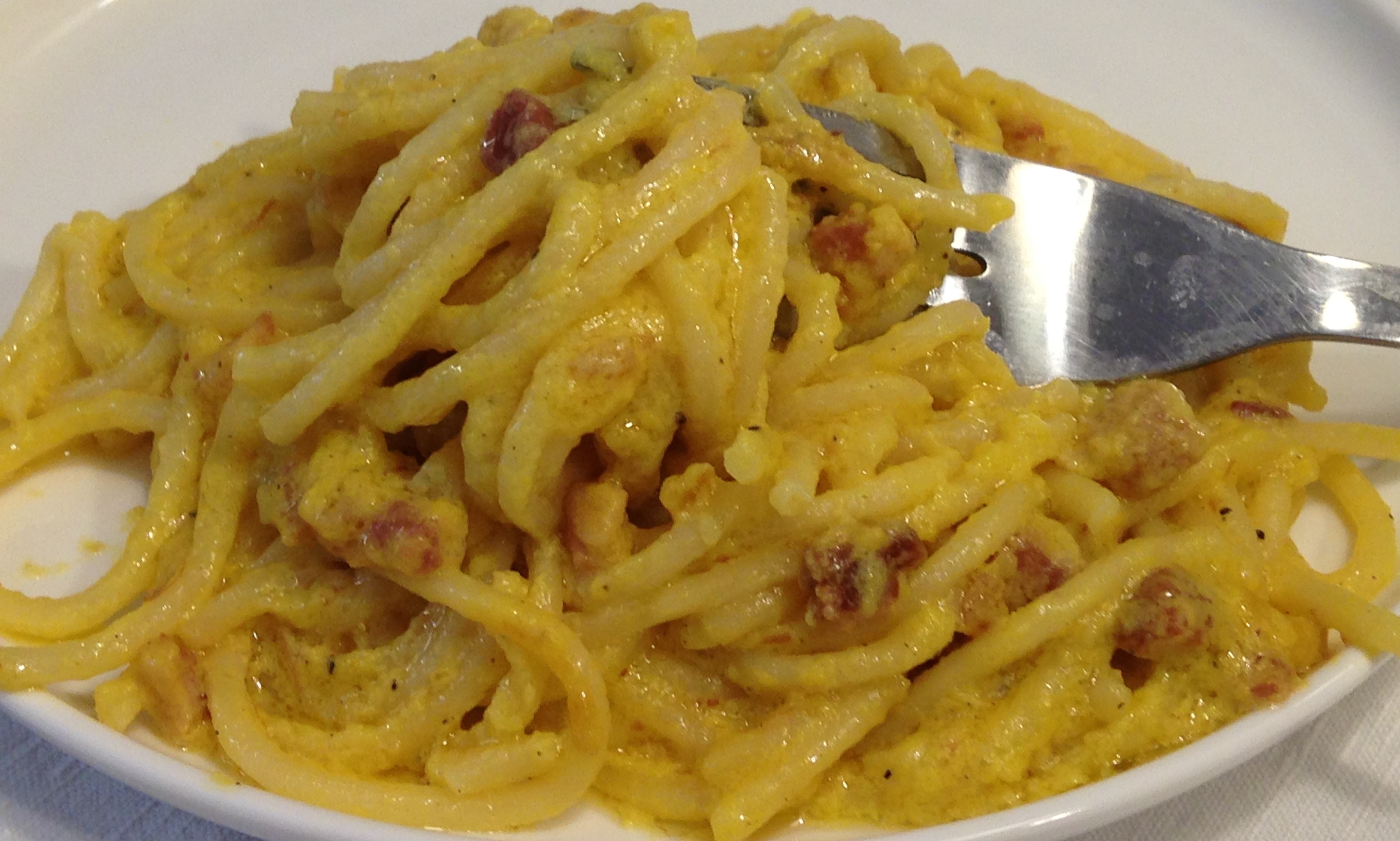 Spaghetti alla carbonara cremosa