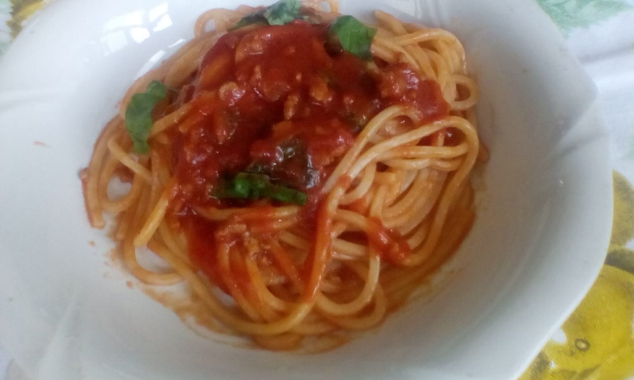 Spaghetti alla chitarra al ragù di salsiccia