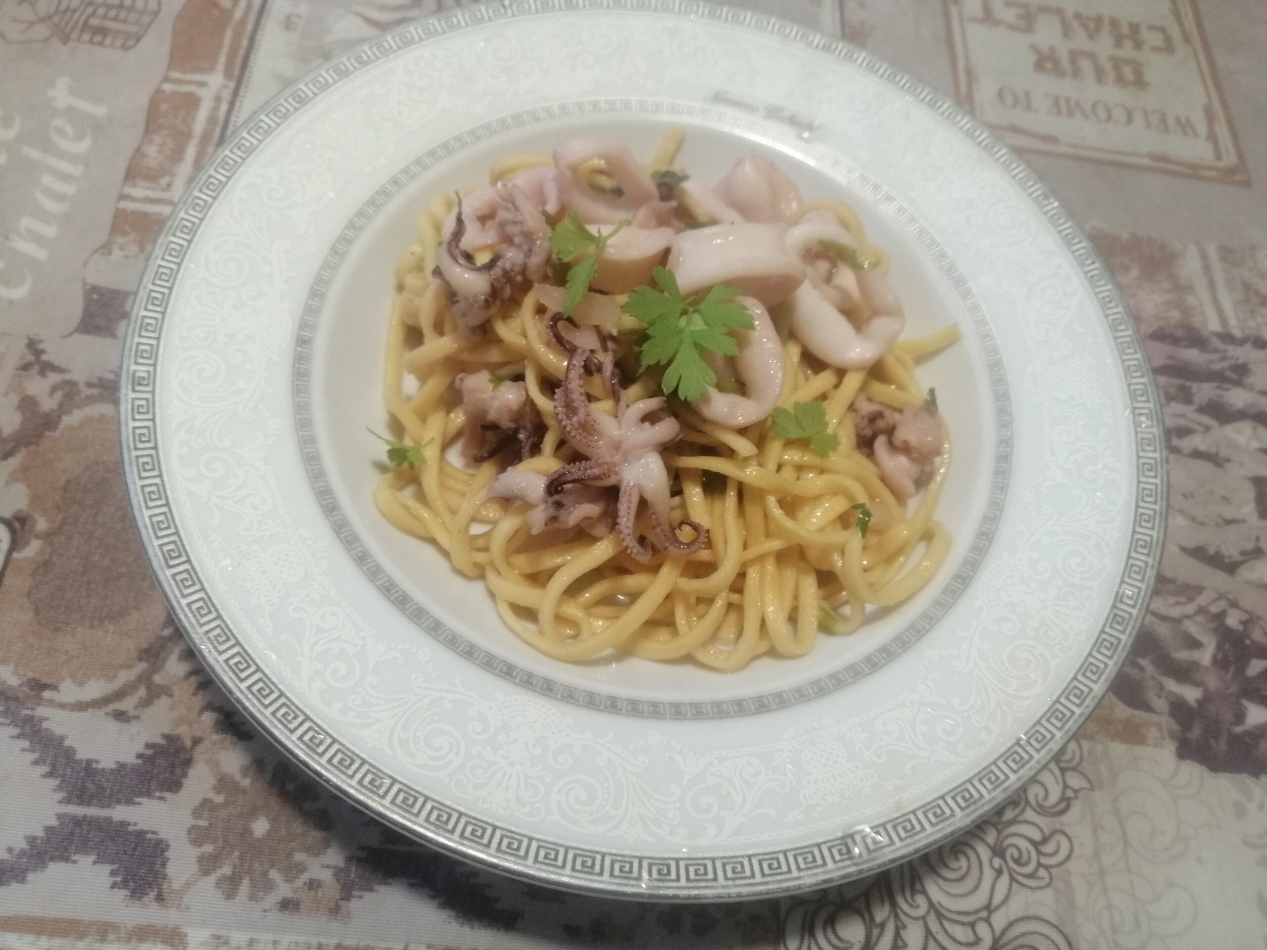 Spaghetti alla chitarra con calamari