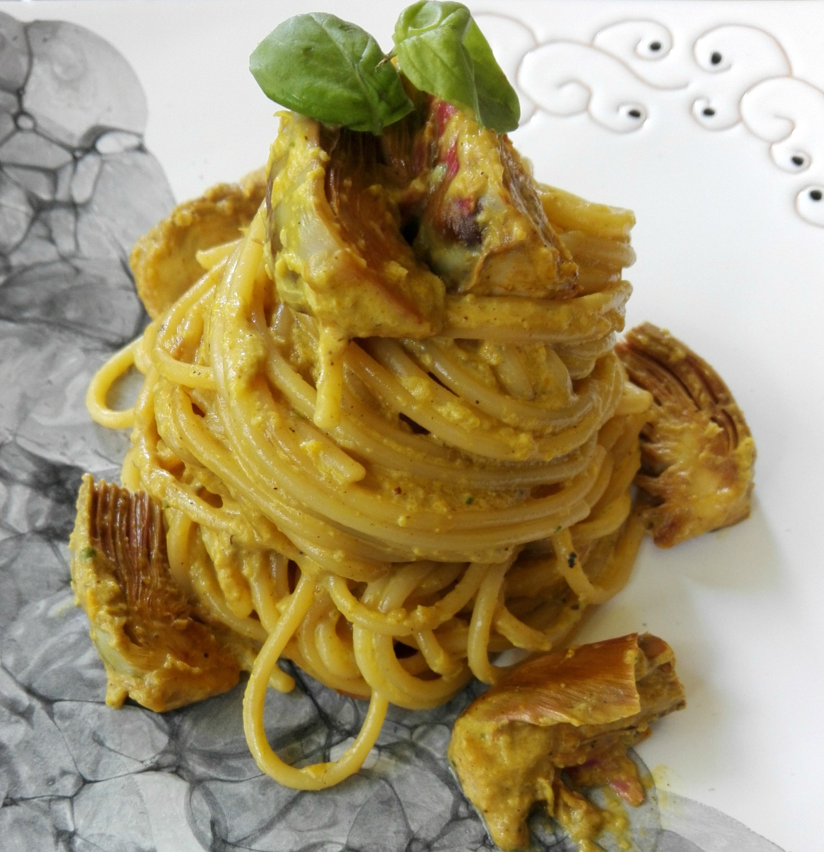 Spaghetti alla crema di peperoni e carciofi