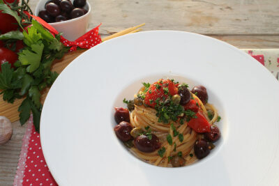 Spaghetti alla puttanesca, un gustosissimo piatto della tradizione napoletana