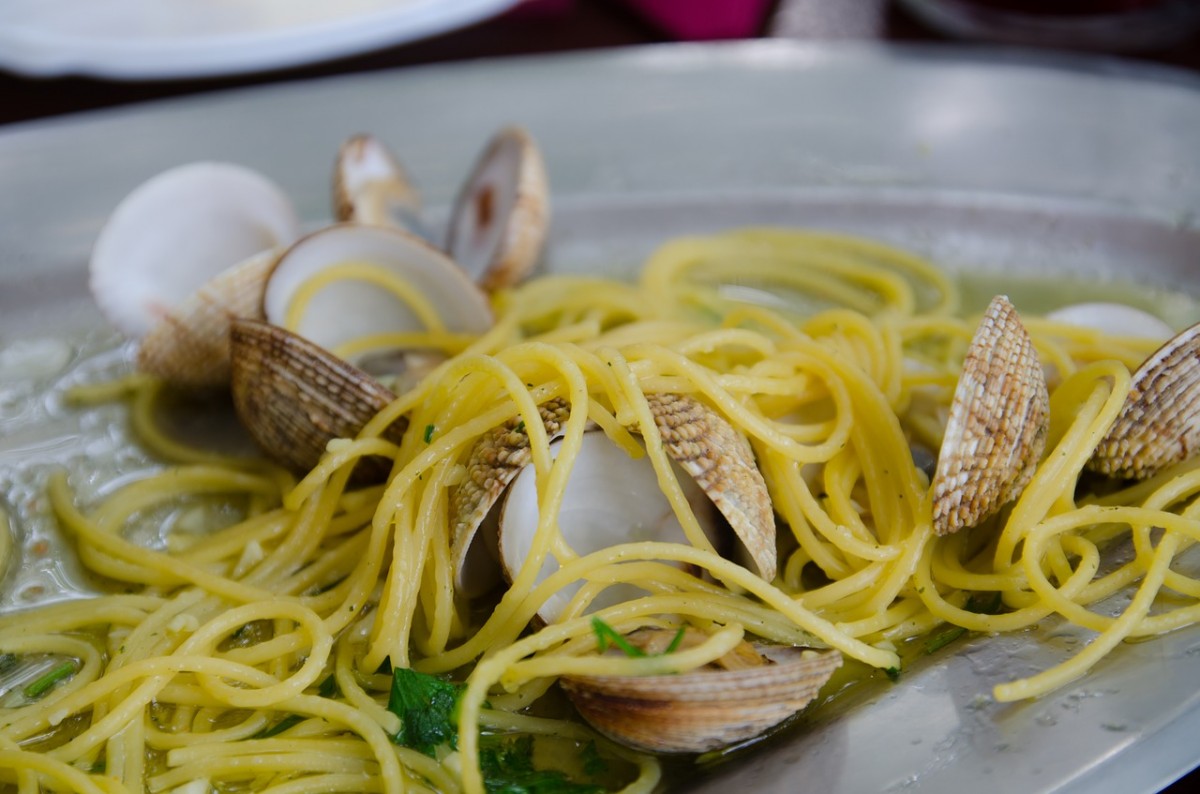 Spaghetti alle cozze in bianco