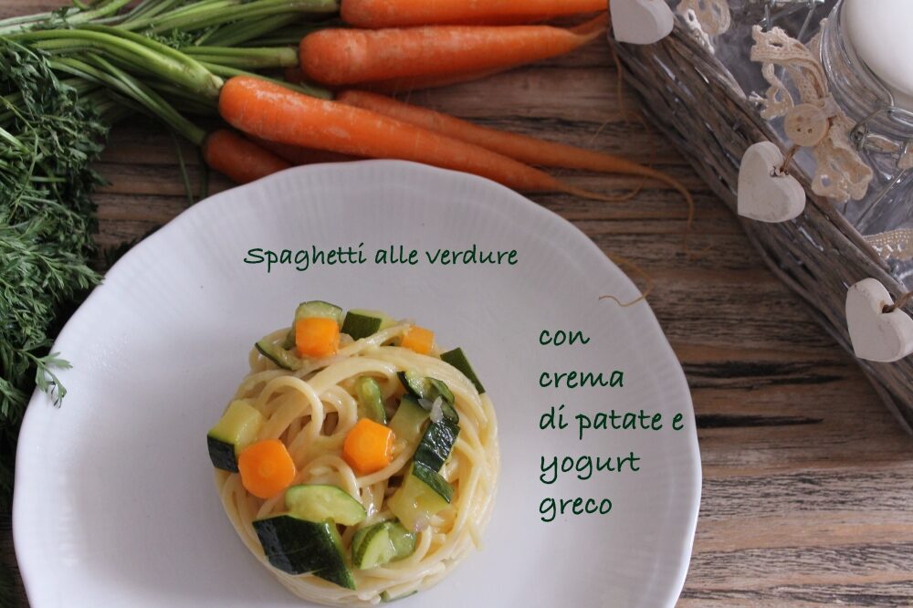 Spaghetti alle verdure con crema di patate e yogurt