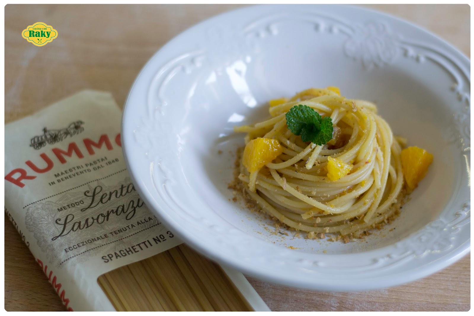 Spaghetti arancia e acciughe