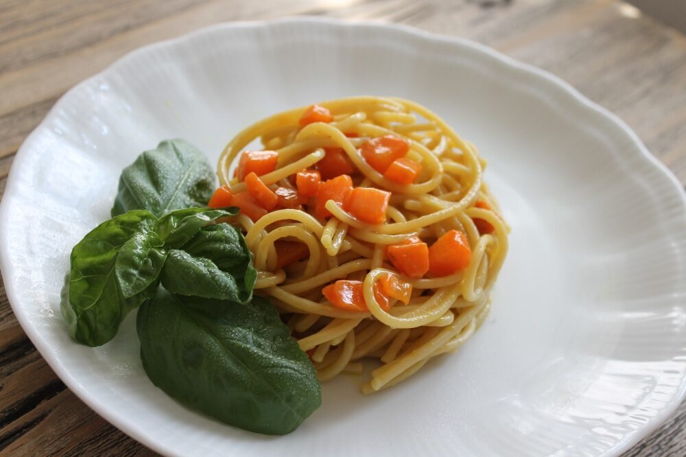 Spaghetti carote e curcuma – idee con la curcuma