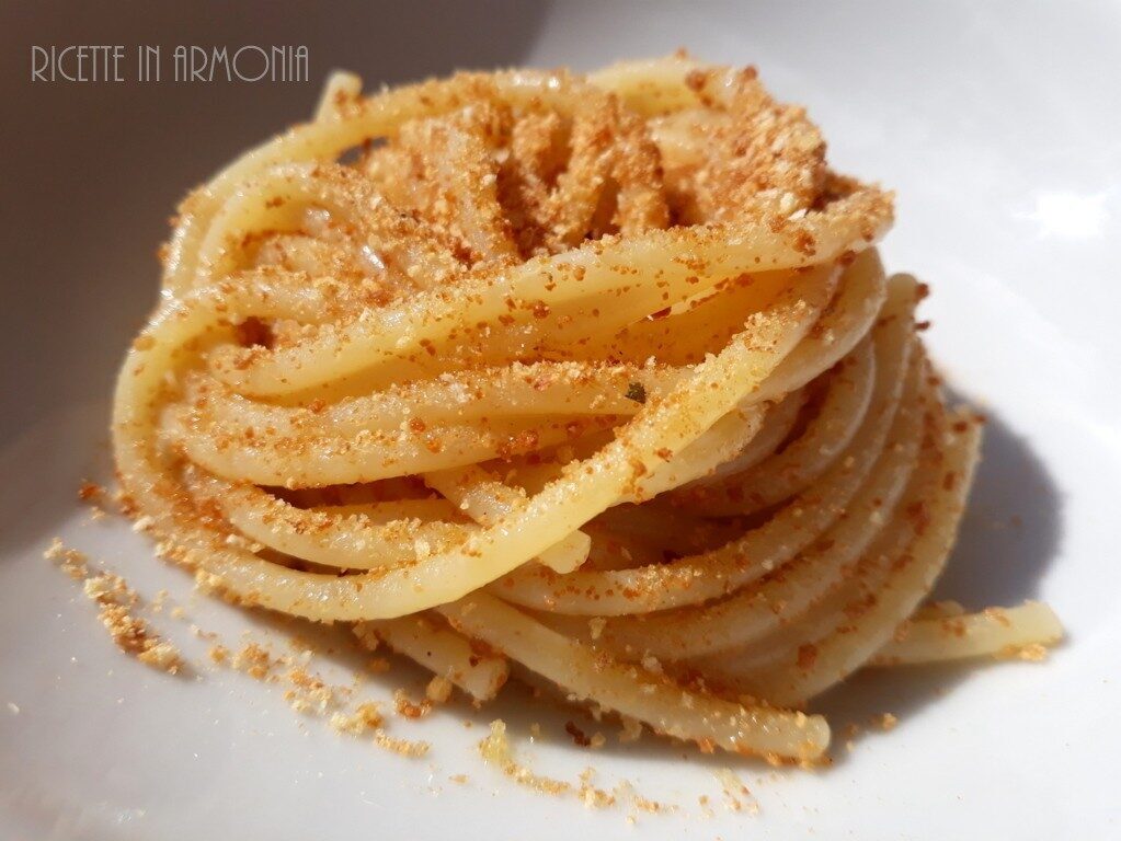 Spaghetti con bottarga di tonno e pangrattato