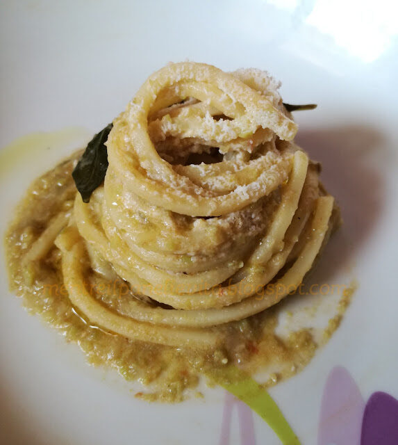 Spaghetti con crema di fave