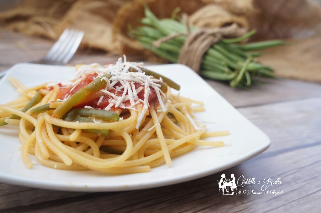 Spaghetti con fagiolini e pomodoro