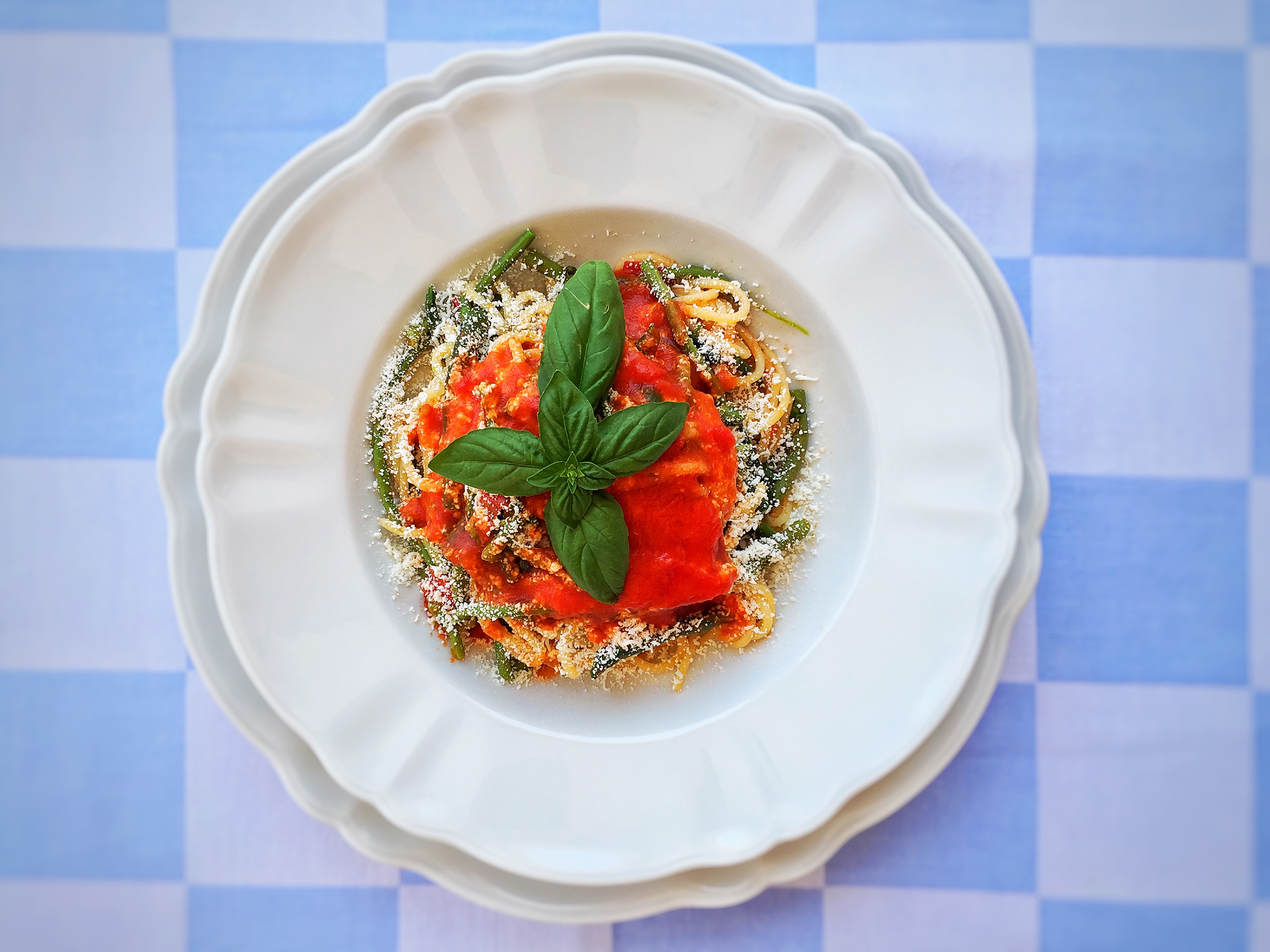 Spaghetti con fagiolini, pomodoro fresco e cacioricotta