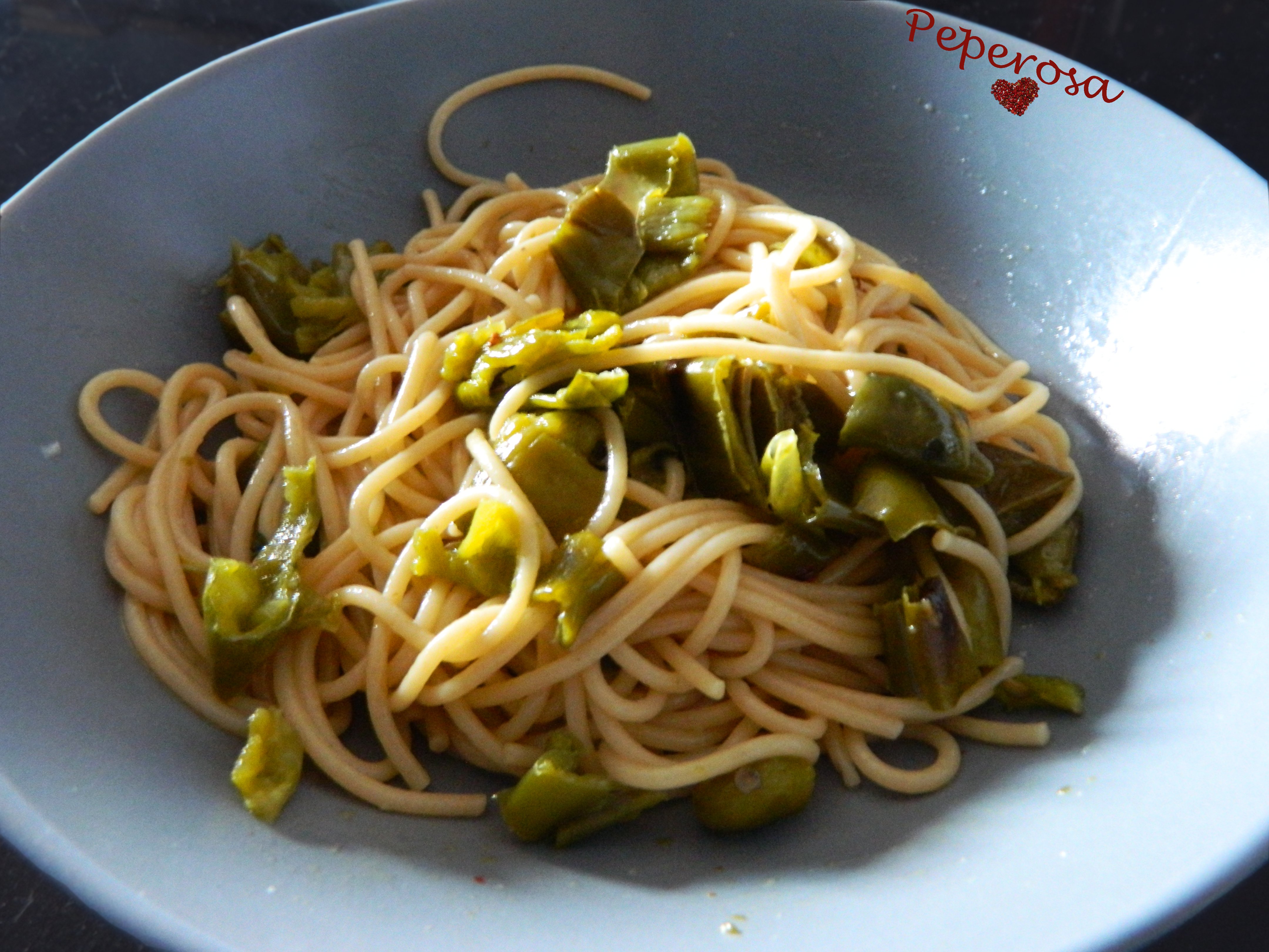 Spaghetti con i friggitelli al profumo di basilico