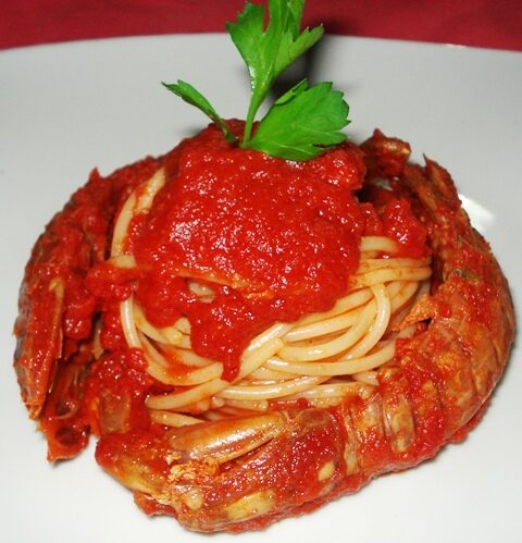 Spaghetti con le cicale di mare (per 4)