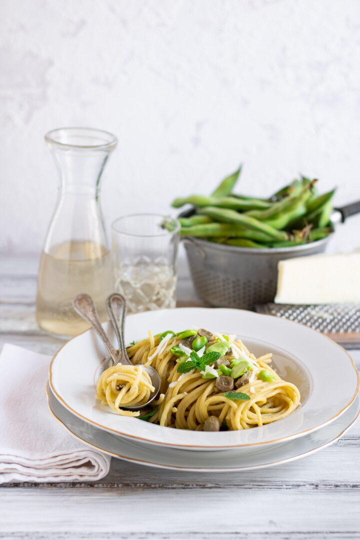 Spaghetti con le fave fresche