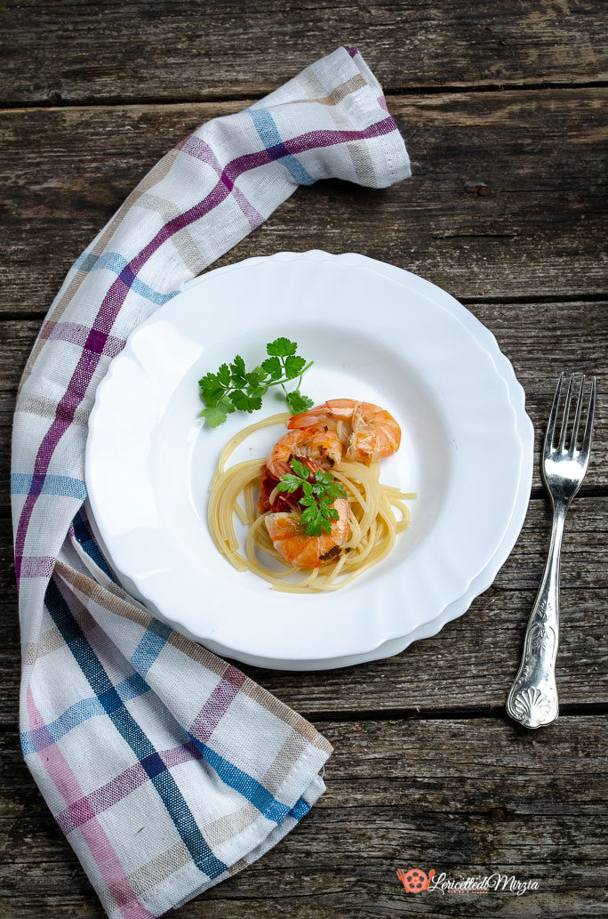 Spaghetti con mazzancolle e pomodorini