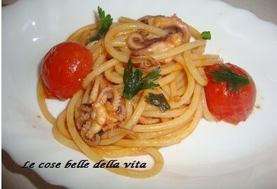 Spaghetti con moscardini e pomodorini