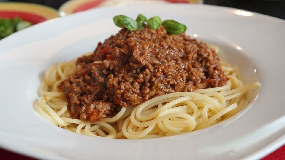 Spaghetti con ragù alla bolognese