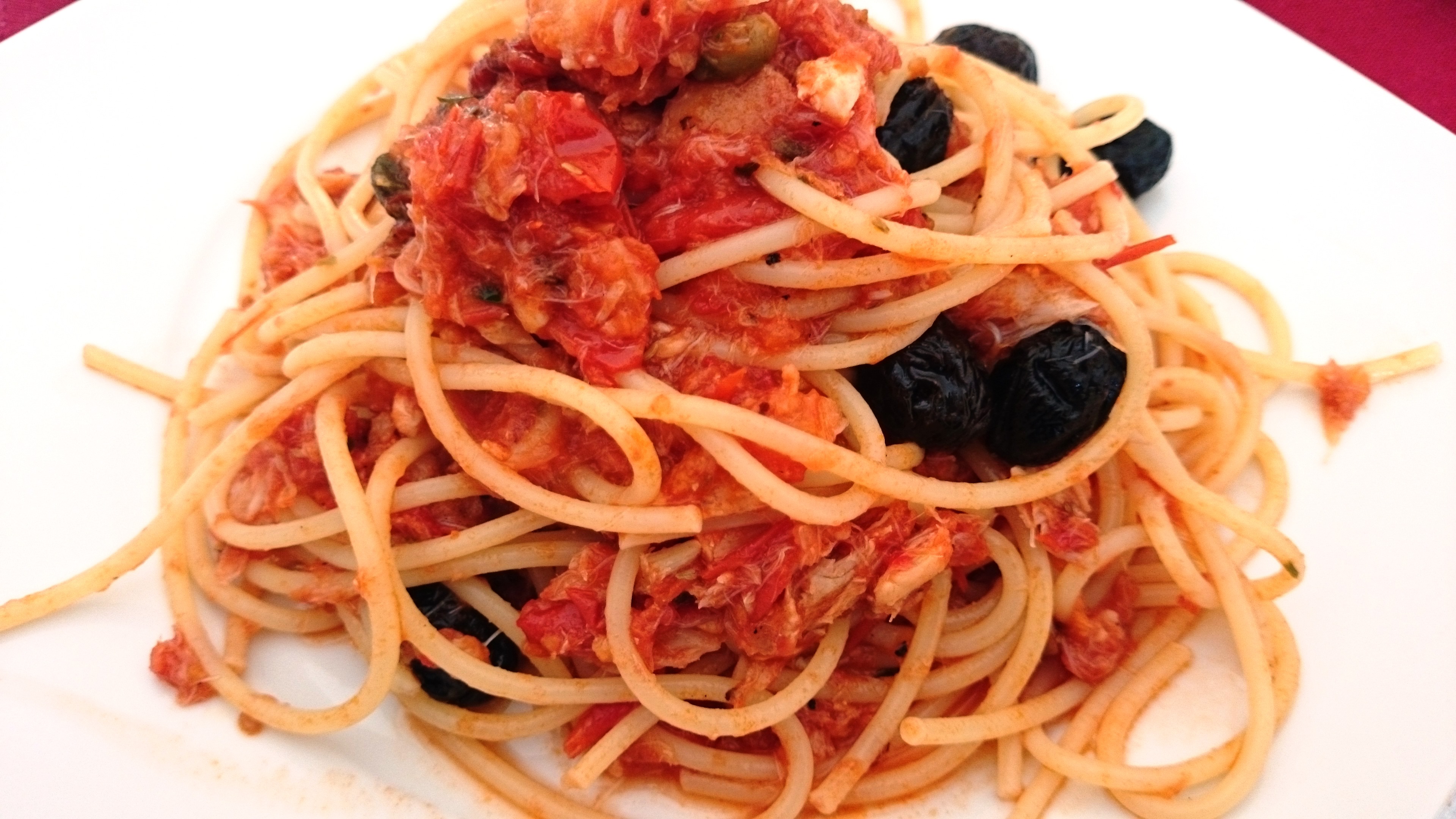 Spaghetti con ragù di baccalà