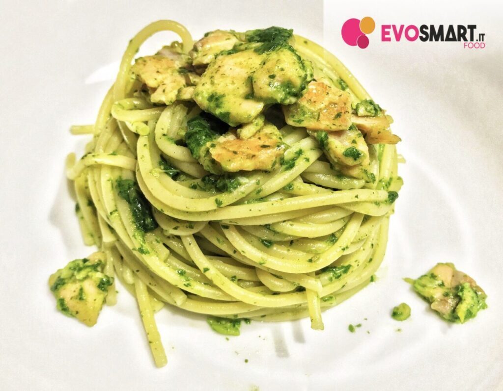 Spaghetti con salmone e crema di rucola