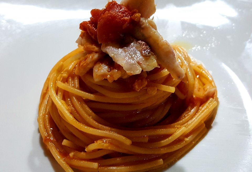 SPAGHETTI CON TRIGLIE AL SUGO DI MANDORLE