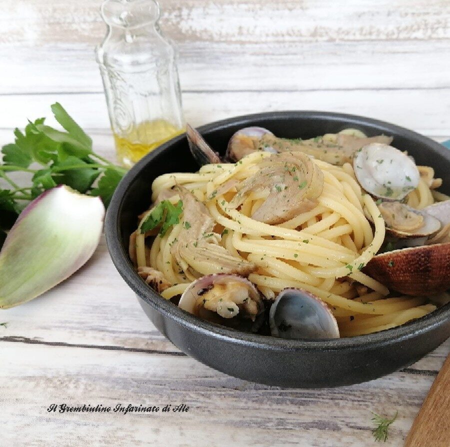 Spaghetti con vongole e carciofi