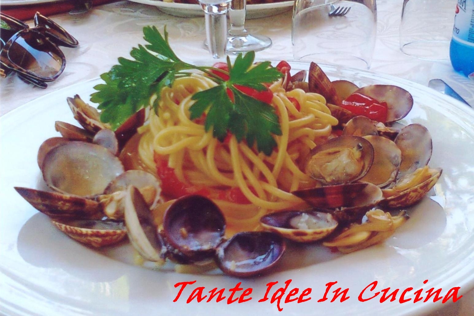 Spaghetti con vongole e pomodorini