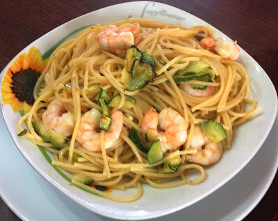 Spaghetti con zucchine e code di gambero
