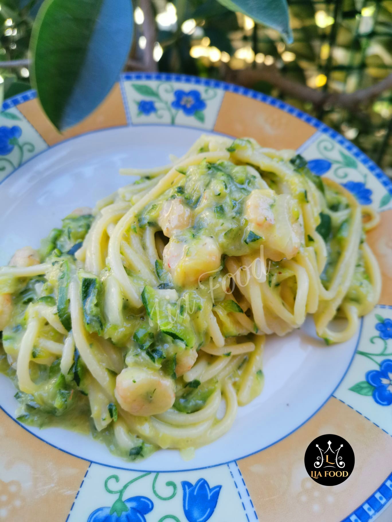Spaghetti con zucchine e gamberetti ズッキ-ニと海老の絶品パスタ