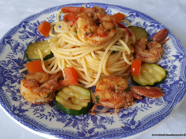 Spaghetti con  zucchine  e gamberoni