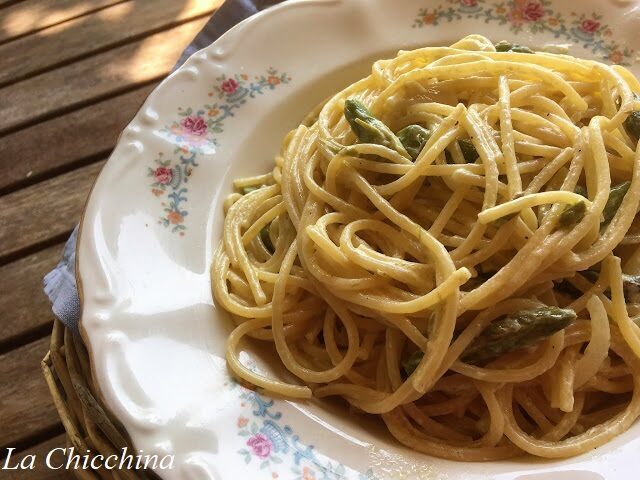 Spaghetti cremosi agli asparagi