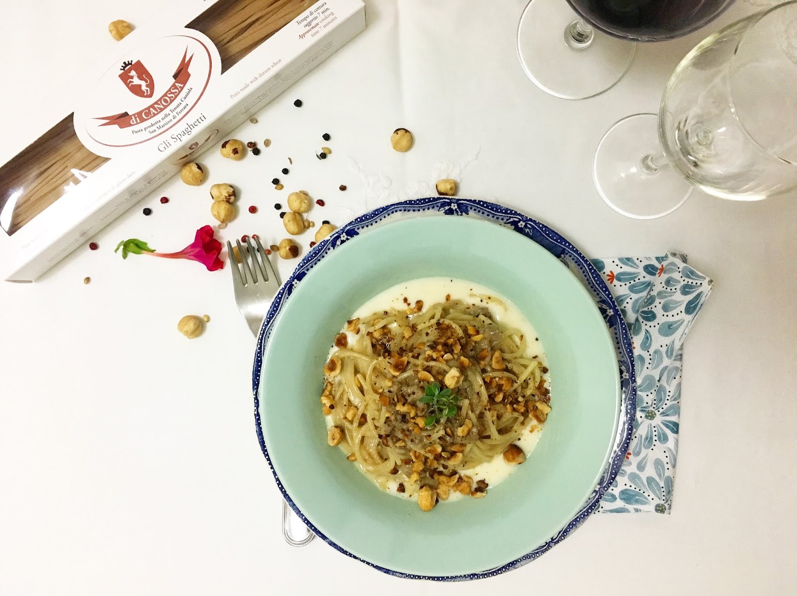 Spaghetti di canossa con ragù di fegatini, fonduta di lou bergier e nocciole tostate