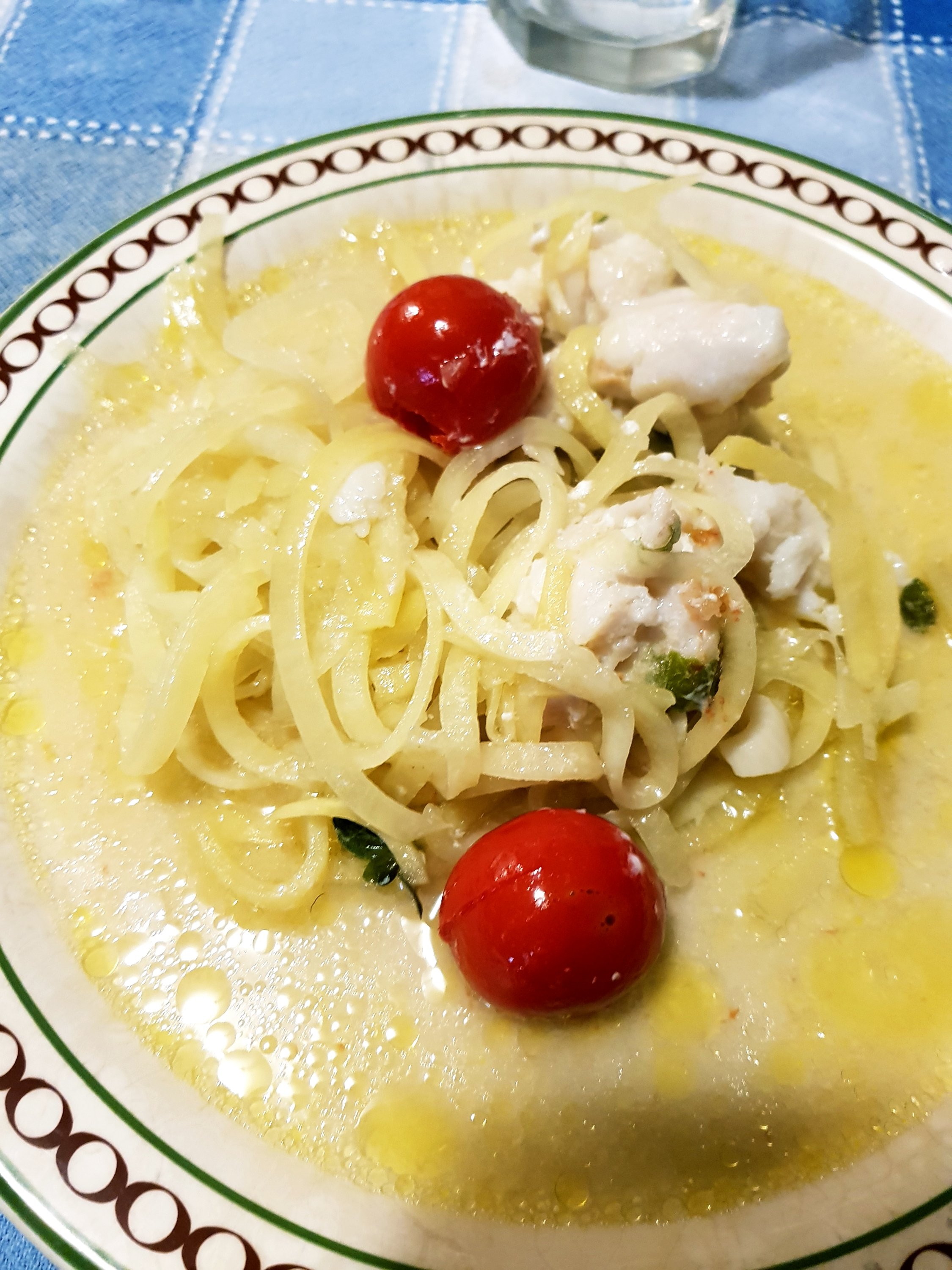 Spaghetti di patate alla mediterranea