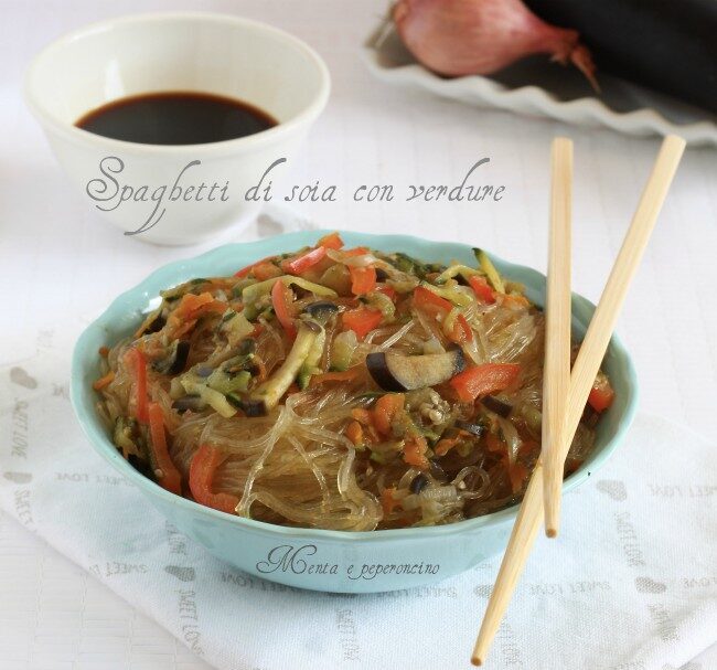 Spaghetti di soia con verdure