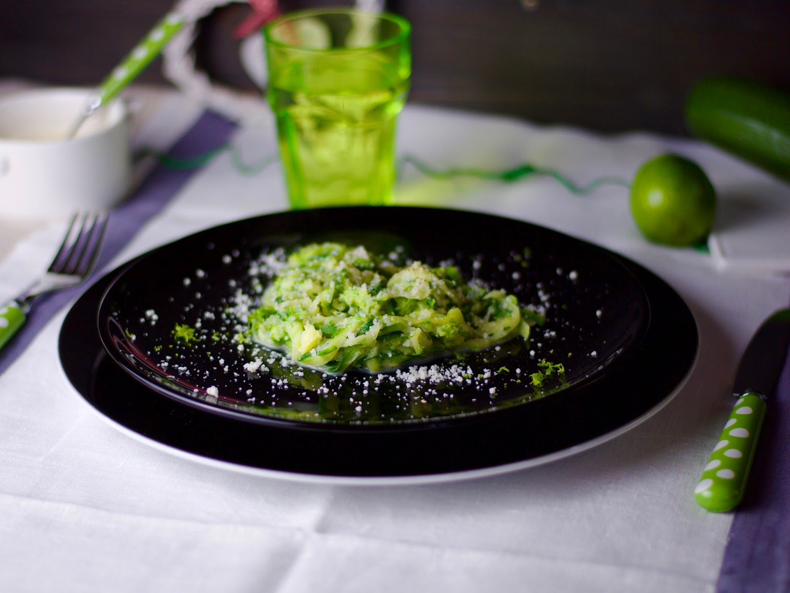 Spaghetti di zucchine alla cacio, pepe e lime